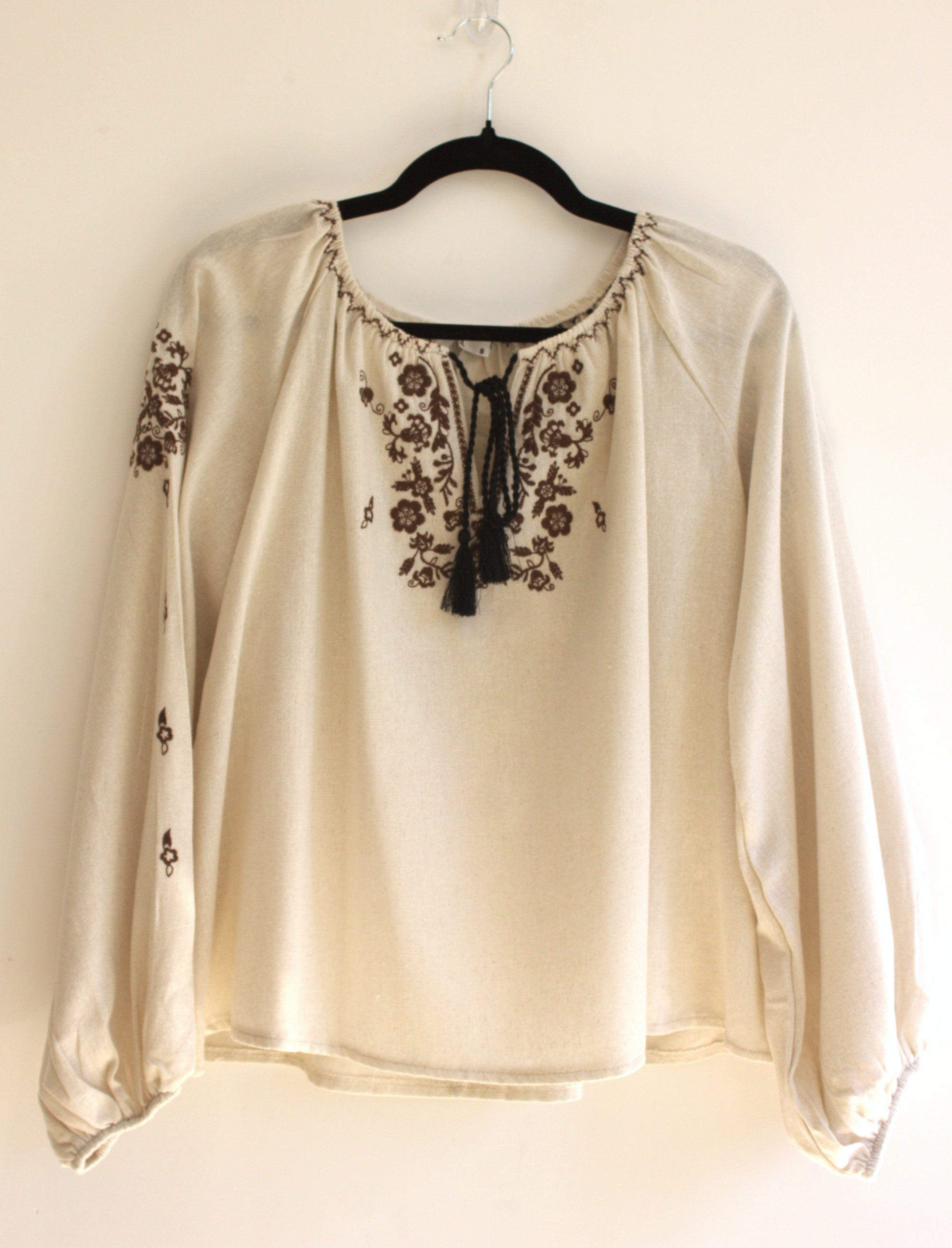 The Embroidered Cotton-Linen Top
