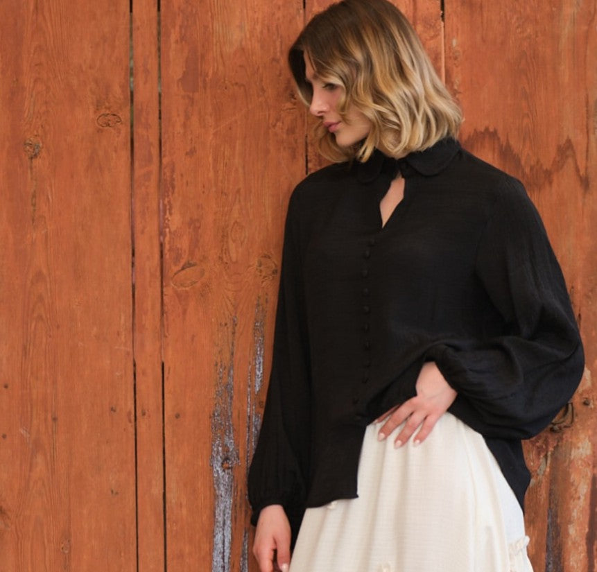 The Flowy Buttoned Blouse