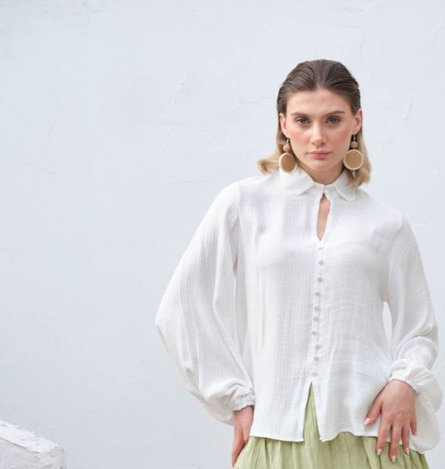 The Flowy Buttoned Blouse